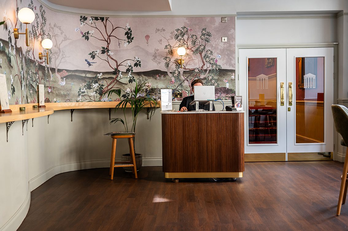 Meldrum_TheatreRoyal_TheGreenRoom-41